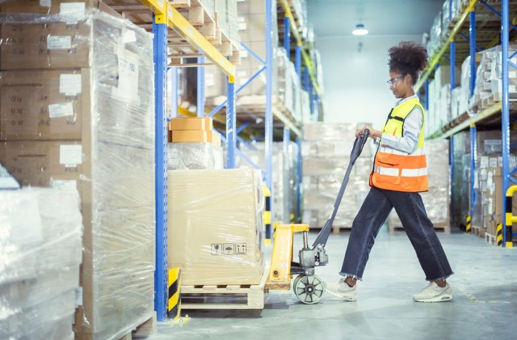 Maximizing Vertical Space with Pallet Storage Racks